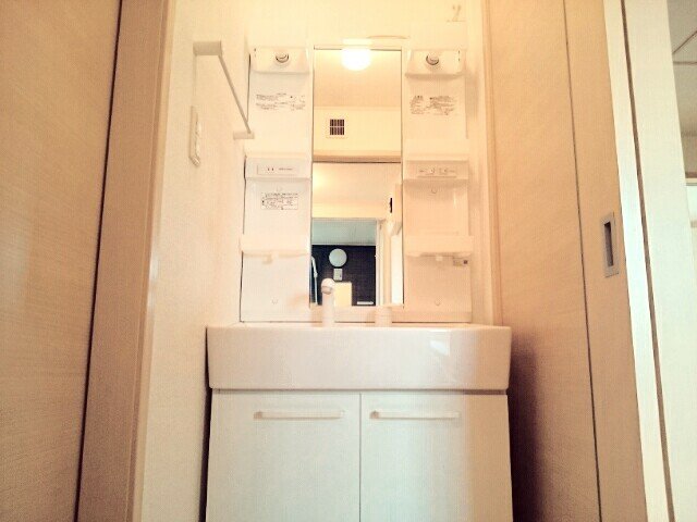 洗面設備　脱衣スペースもあります