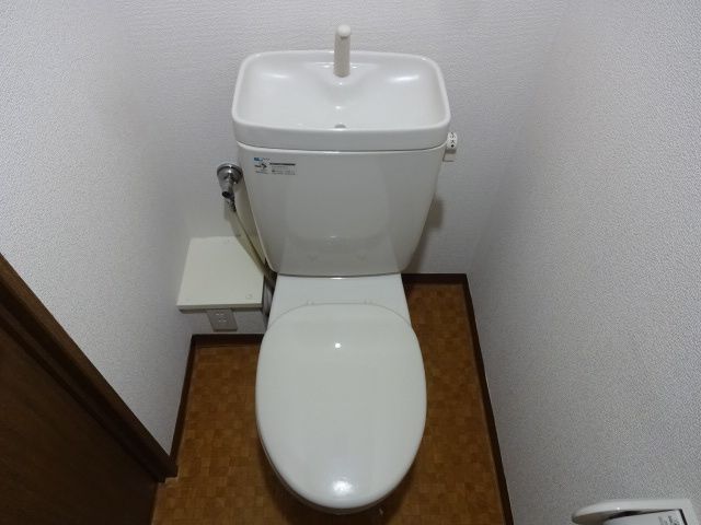 トイレ　実際は反転の間取りです。