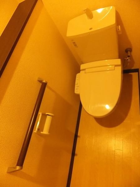 トイレ　★ウォシュレットつきのトイレです★