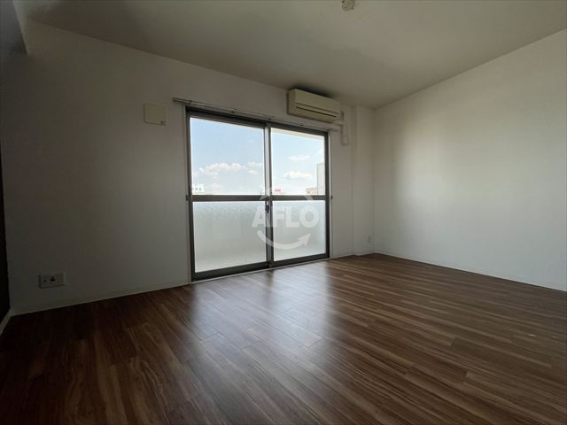 居室・リビング　エルシオン　リビング