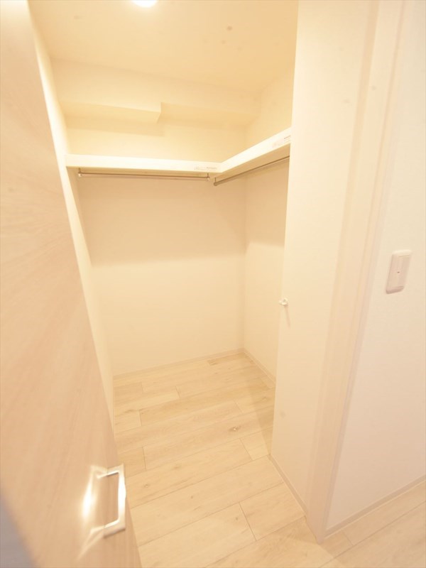 収納　ウォークインクローゼット（収納充実してます）