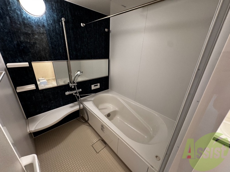 バス・シャワールーム　こちらはお風呂です。毎日の疲れをさっぱり流しましょう。