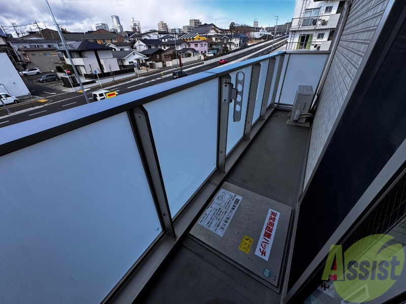 バルコニー　こちらはバルコニーです。洗濯物が沢山干せますね。