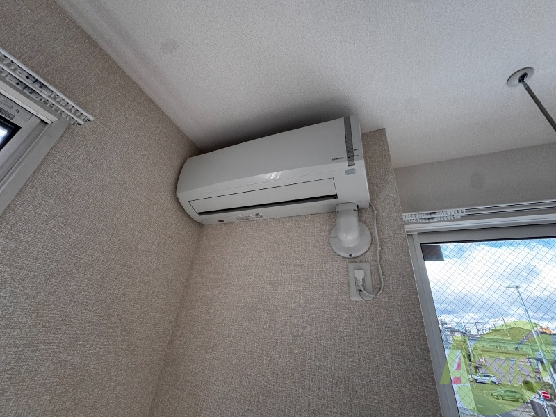 その他設備　こちらはエアコンです。これで夏も冬も快適に過ごせますね。