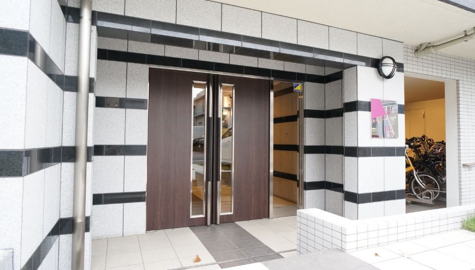 エントランス　★洗練されたデザインのエントランス★