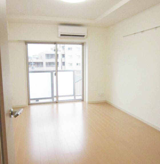 居室・リビング　★広々居室スペース★