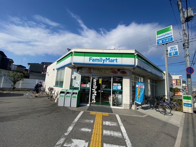 コンビニ　ファミリーマート 西難波町店（コンビニ）まで411m