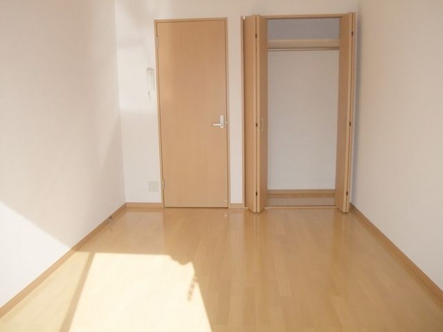 その他部屋・スペース　★６帖洋室で日当たり良好★