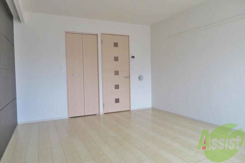 その他部屋・スペース　ベッドを置いても十分な広さが有りそうですね。