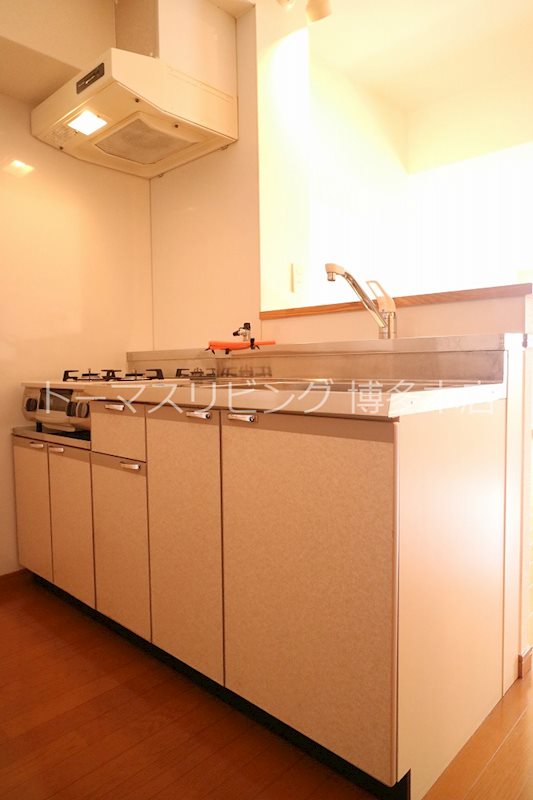 キッチン　※別号室の参考写真になります。