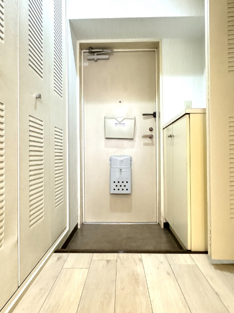 玄関　同タイプの他のお部屋