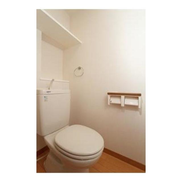 トイレ　※写真は同タイプ住戸です。