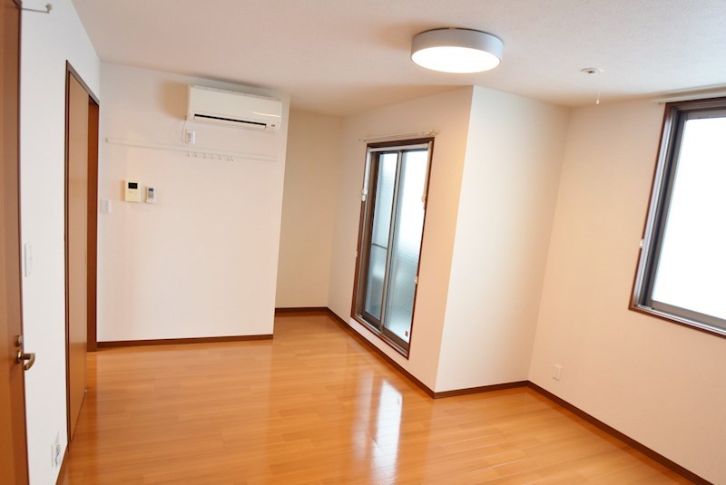 居室・リビング　9.4帖の洋室は開放感があります