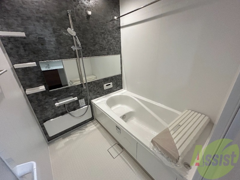 バス・シャワールーム　コチラで日々の疲れを癒し、リラックスしてください