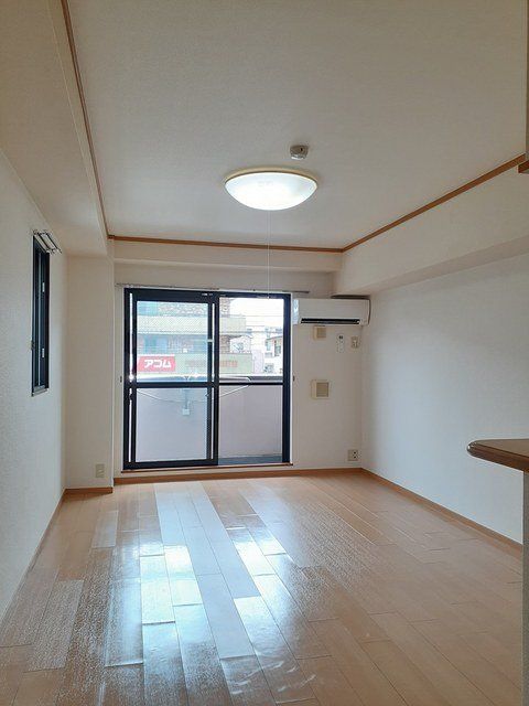 居室・リビング　物件画像