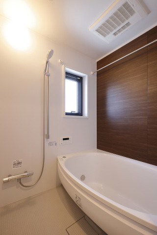 バス・シャワールーム　写真は別のお部屋です。現況優先ください。