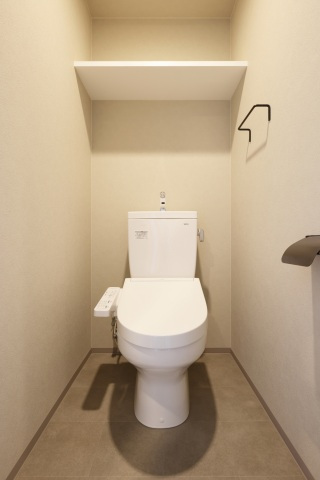 トイレ　写真は別のお部屋です。現況優先ください。