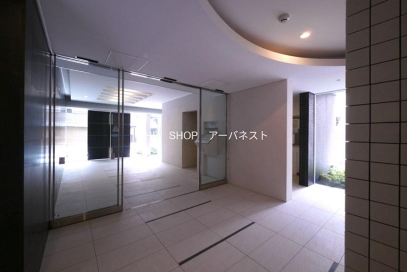 エントランス　オートロック付エントランス