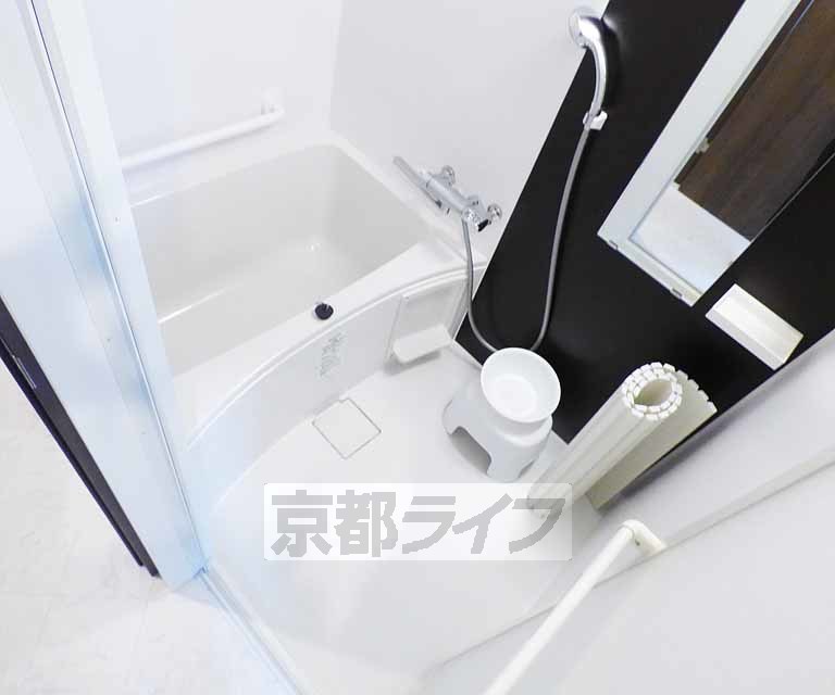 バス・シャワールーム　清潔感あります。