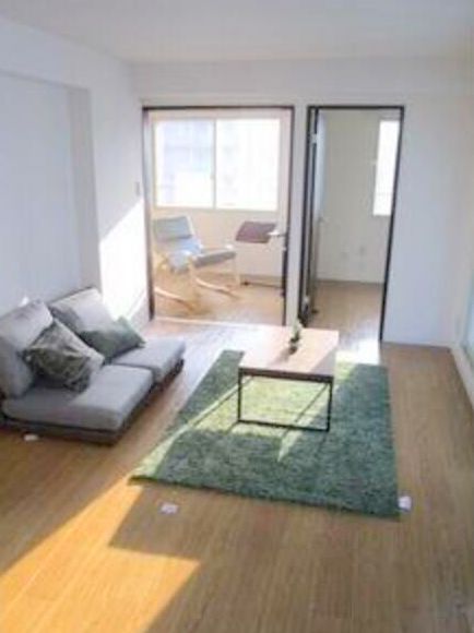 居室・リビング　家具家電等はつきません。イメージです。