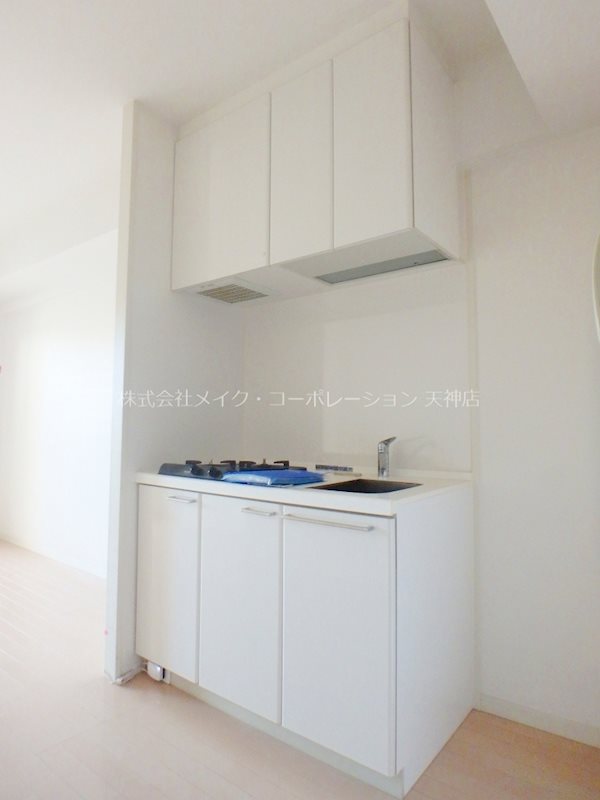 キッチン　※入居中の為別部屋写真使用現状優先