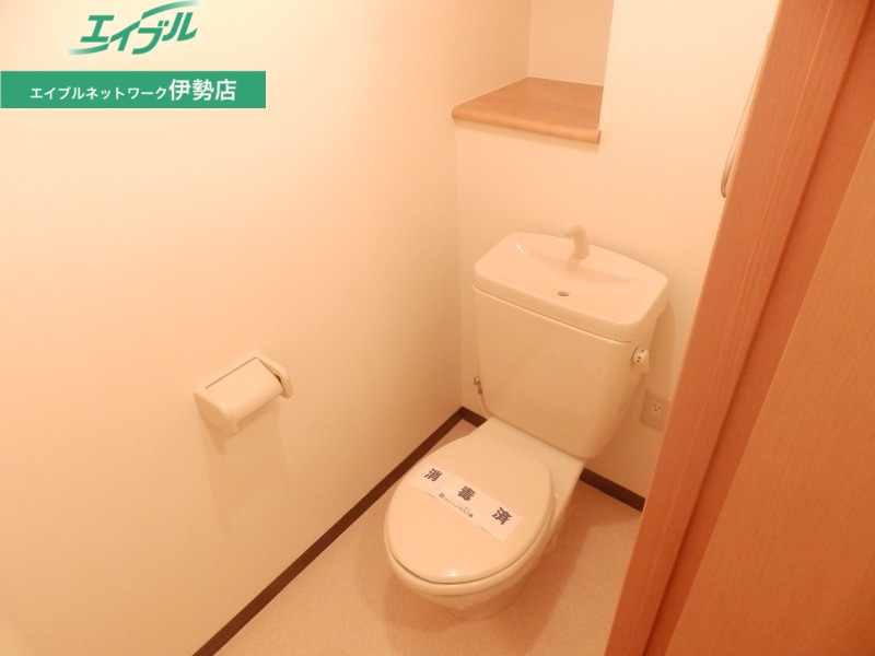 トイレ　同型参考写真