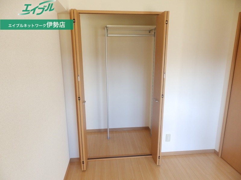 収納　同型参考写真