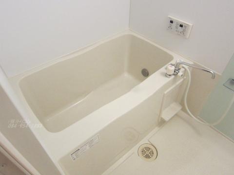 バス・シャワールーム　追焚と乾燥機能付バス（イメージ）