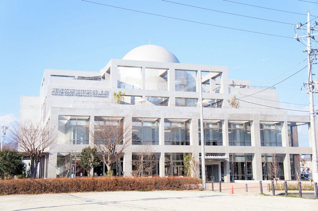 図書館　海老名市立中央図書館（図書館）まで985m