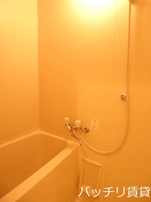 バス・シャワールーム　＊画像は別部屋の為イメージ、現状を優先致します