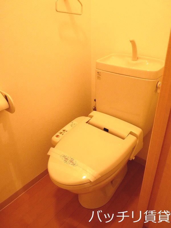 トイレ　＊画像は別部屋の為イメージ、現状を優先致します