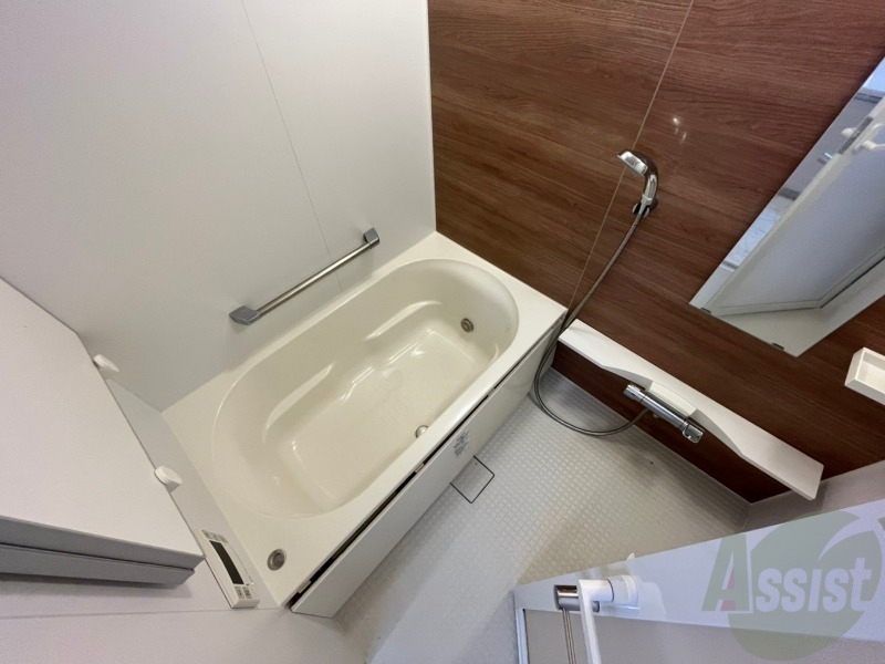 バス・シャワールーム　お風呂になります。一日の疲れを癒してくださいね。