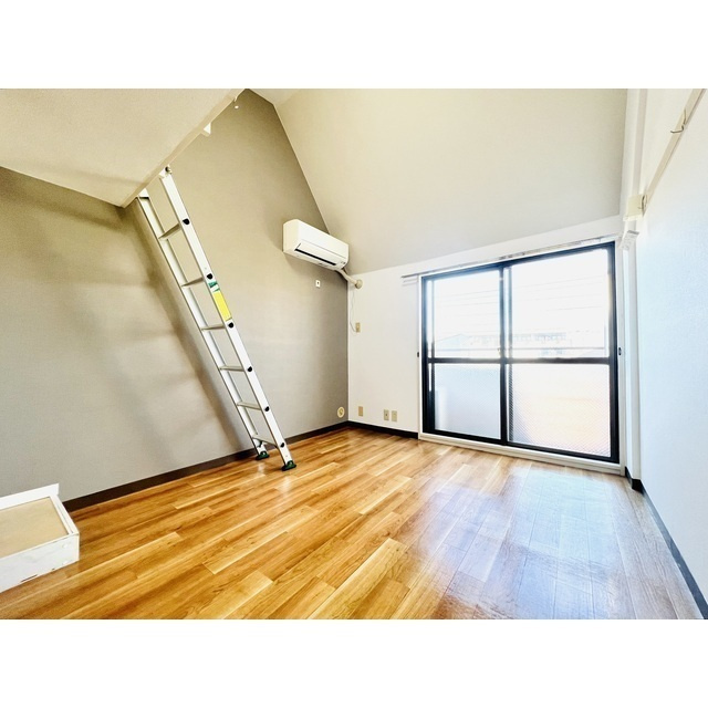 その他部屋・スペース　別部屋参考写真です。ロフトはありません。