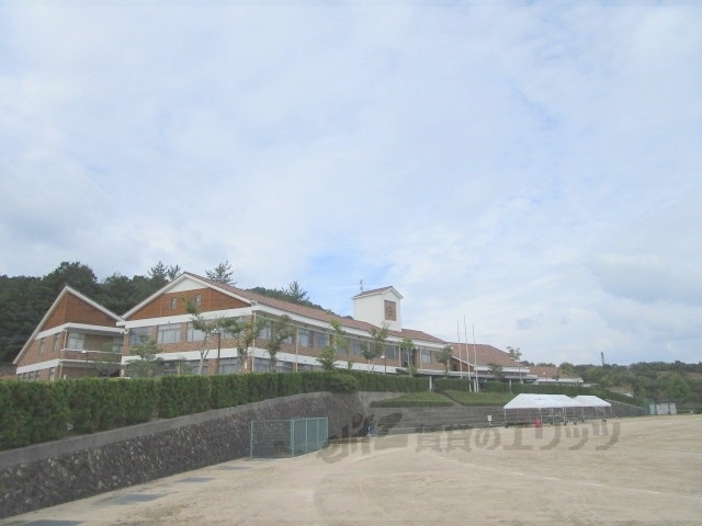 中学校　篠山東中学校（中学校）まで5400m