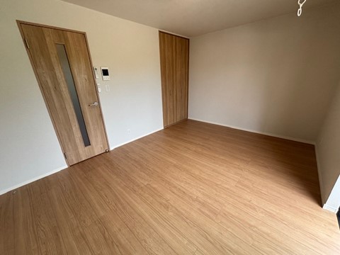 居室・リビング　こちらのリビングで趣味の時間をお楽しみください