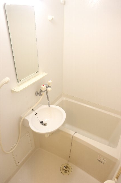 バス・シャワールーム　ゆっくり温まれますよ