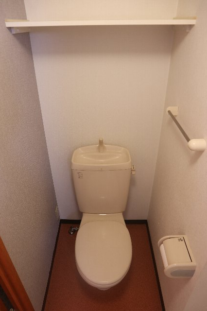 トイレ　トイレもきれいです
