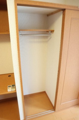 収納　お洋服もたくさんしまえますよ