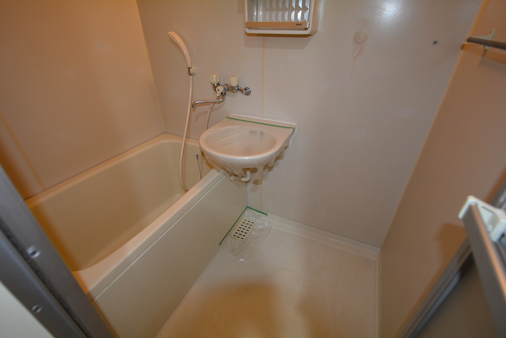 バス・シャワールーム　バストイレ別でおすすめです☆