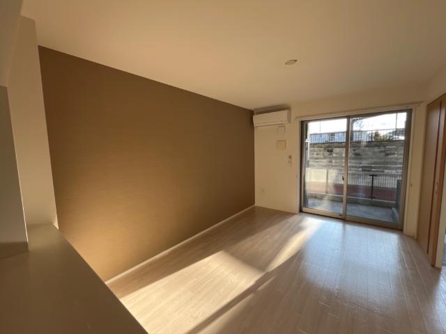 居室・リビング　室内