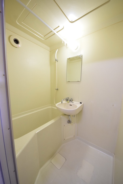 バス・シャワールーム　★ゆったりとしたバスルームで癒しのひと時を…★