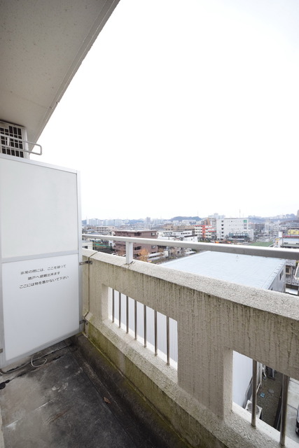 バルコニー　～今日は朝からお洗濯～