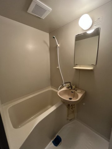 バス・シャワールーム　ユニットバスです