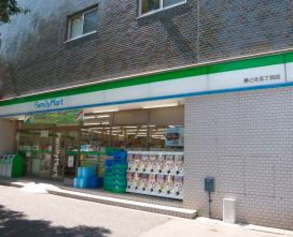 コンビニ　ファミリーマート晴海フロント店（コンビニ）まで431m