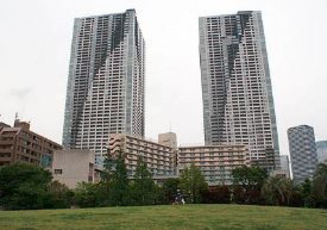 中学校　中央区立晴海中学校（中学校）まで684m