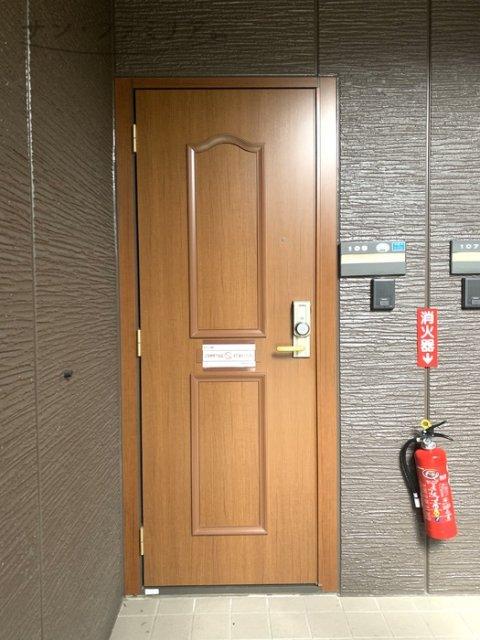 玄関　同一物件別部屋写真