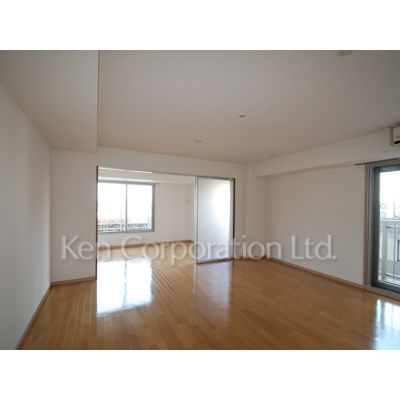 居室・リビング　同タイプ3階のお部屋を撮影。仕様が異なることがあります。