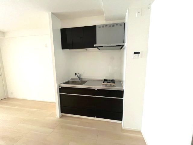 キッチン　写真は、他部屋の反転間取りです。(現況優先)