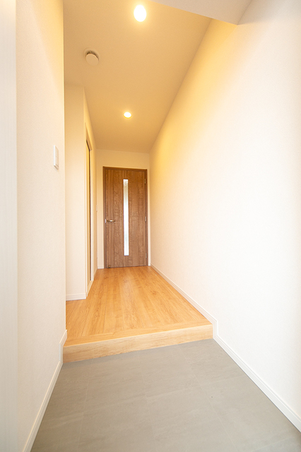 玄関　※写真は同タイプ住戸です。