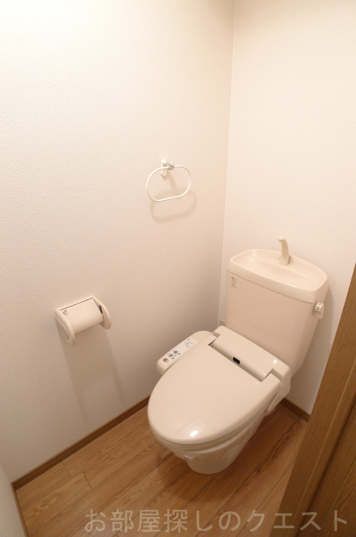 トイレ　（写真は同タイプ）